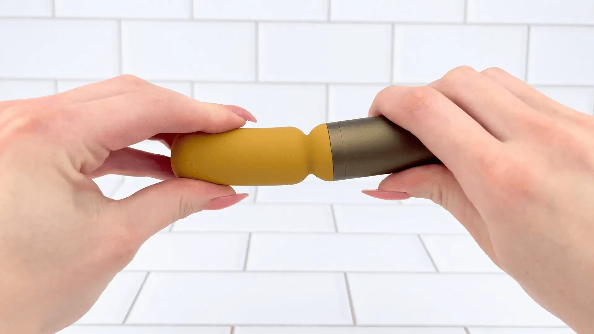 Luxury Slim Wand Vibrator with Broad Velvety Tip for Labia Coverage