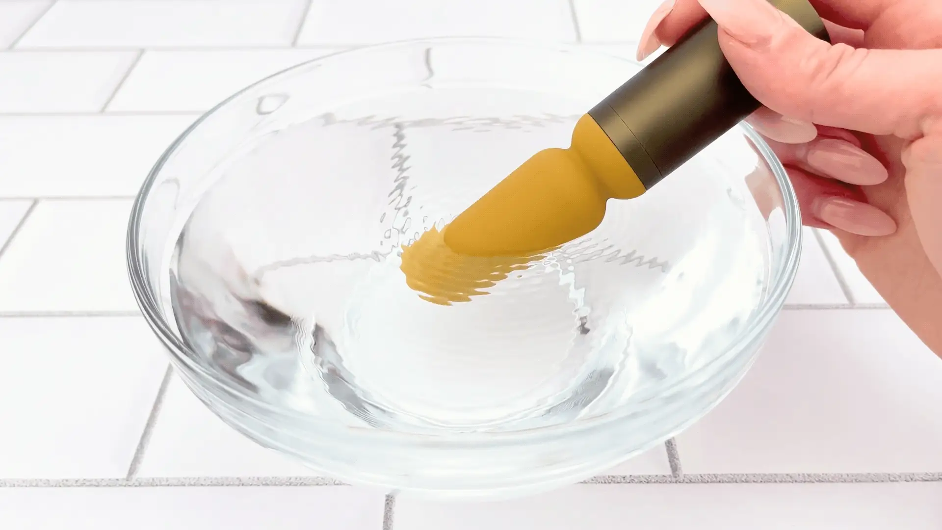 Luxury Slim Wand Vibrator with Broad Velvety Tip for Labia Coverage