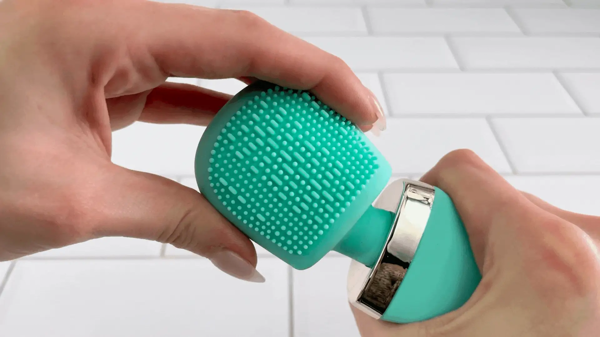 STRONG Cordless Body Massage Wand with 8 Speeds and 20 Patterns