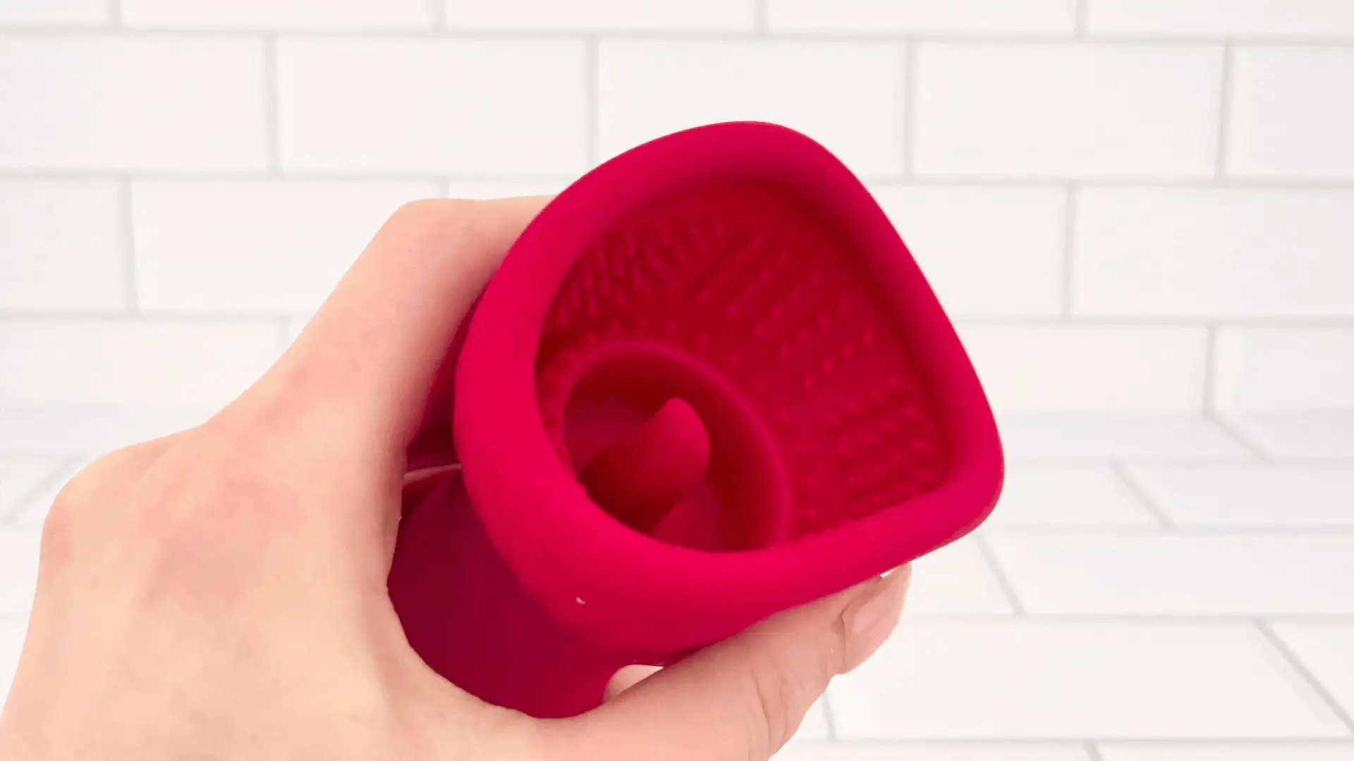 Velour Kiss 阴蒂刺激器 - 可兼作乳房泵和振动器！