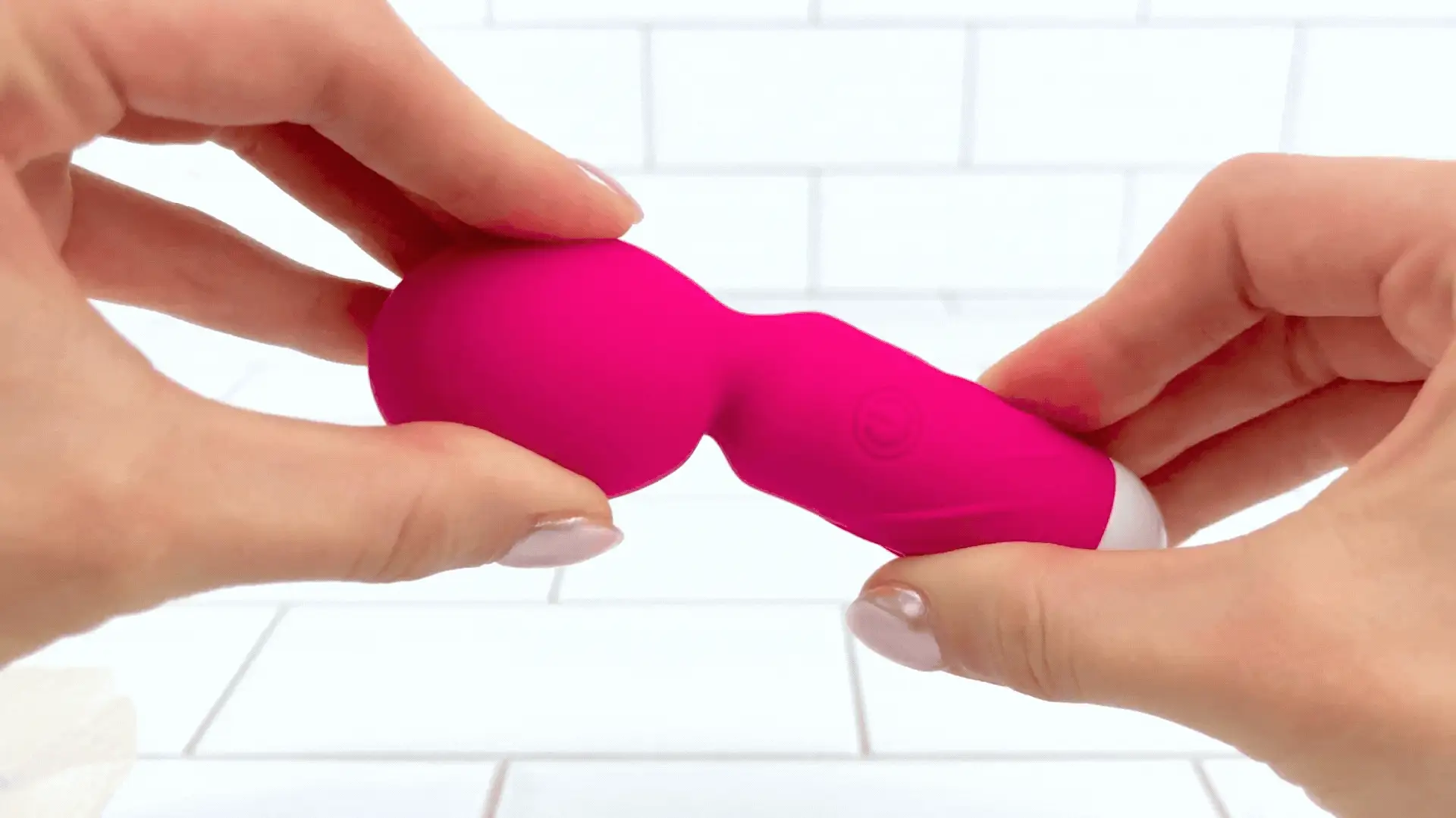 Wanda Mini Pocket Wand Vibrator for Cl*t Play