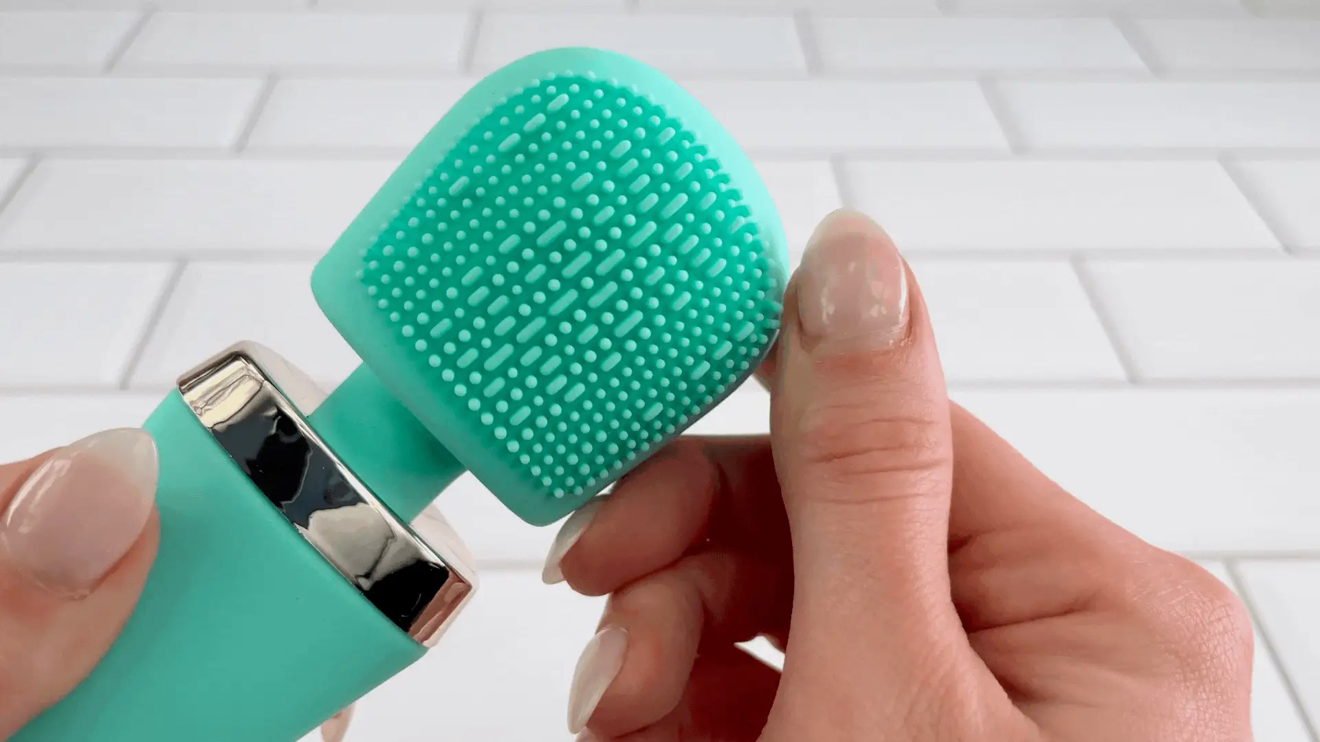 STRONG Cordless Body Massage Wand with 8 Speeds and 20 Patterns