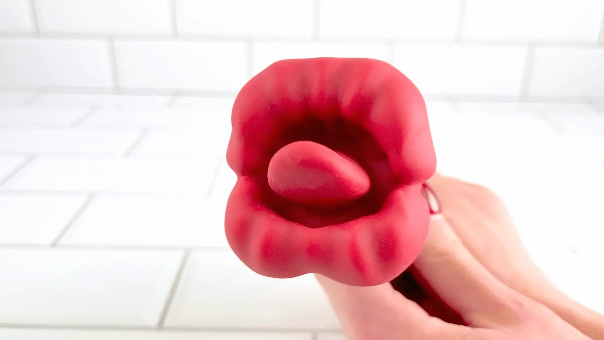 Flaming Red Lips Plus Clit-Licking Mouth & Pinpoint Vibe